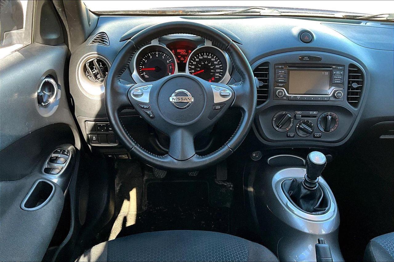 2017 Nissan Juke SV (M6) 4dr Front-Wheel Drive Photo4