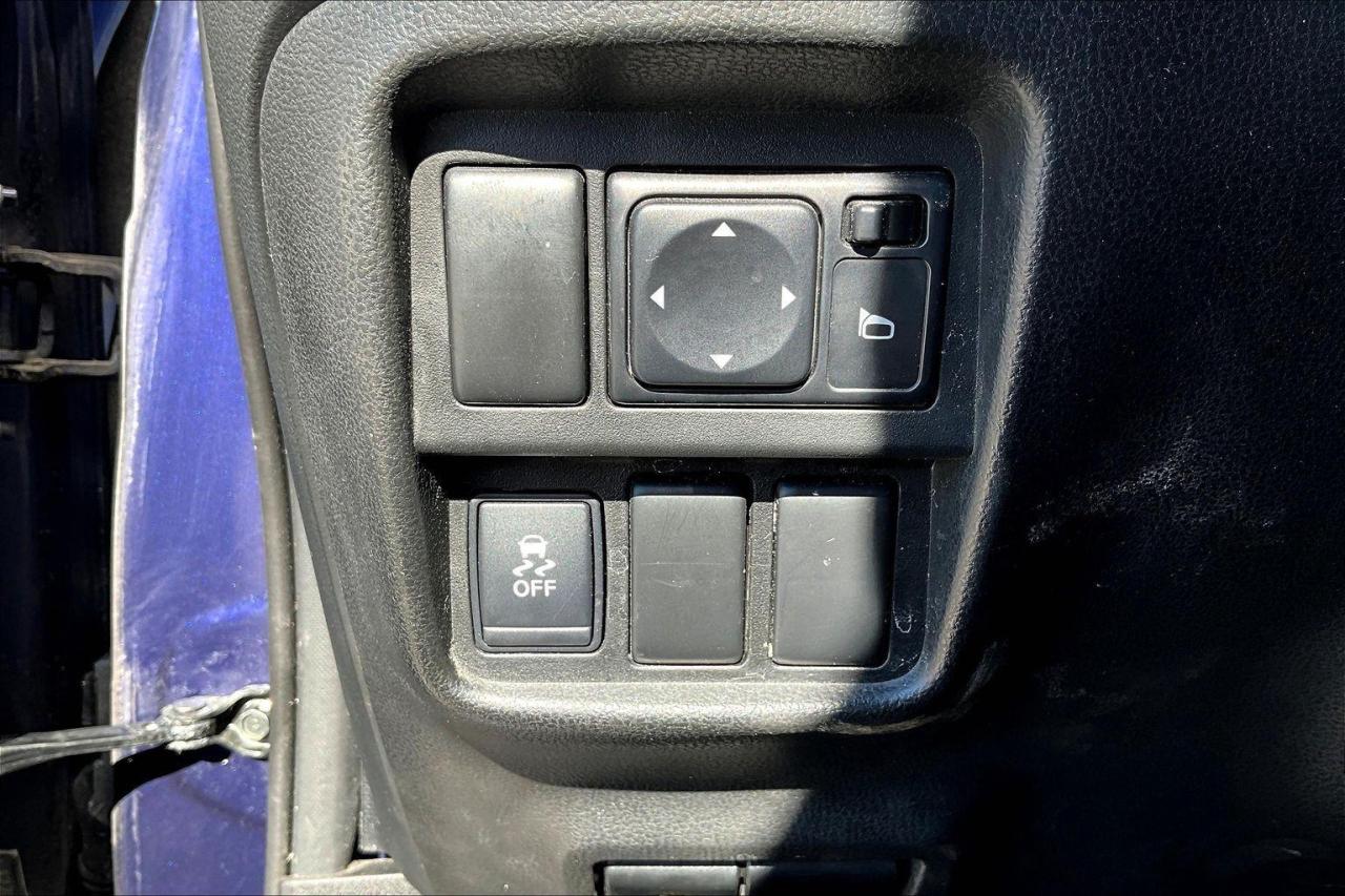 2017 Nissan Juke SV (M6) 4dr Front-Wheel Drive Photo