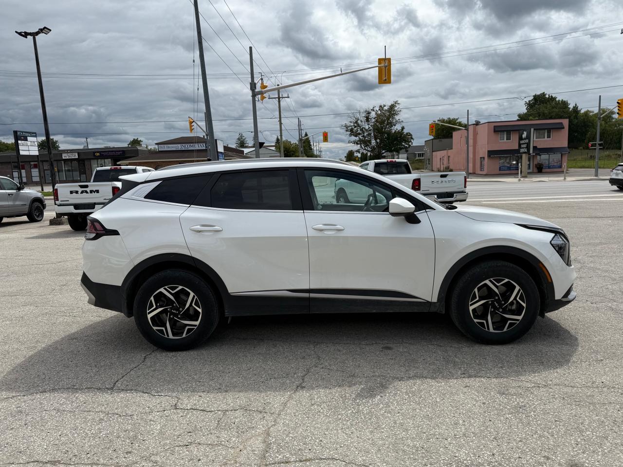 2023 Kia Sportage LX 4dr All-wheel Drive Photo2