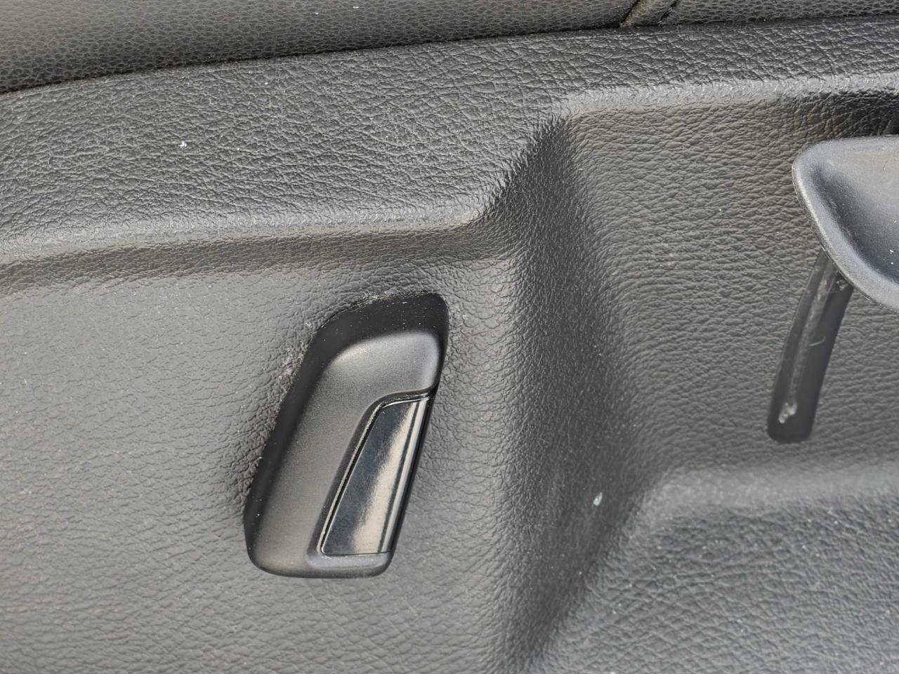 2017 Volkswagen e-Golf Comfortline 4dr Hatchback Photo