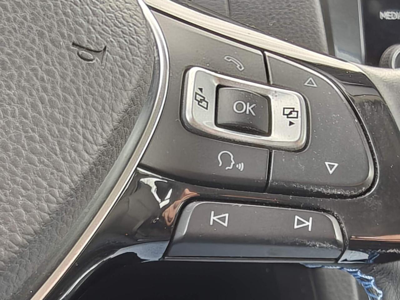 2017 Volkswagen e-Golf Comfortline 4dr Hatchback Photo