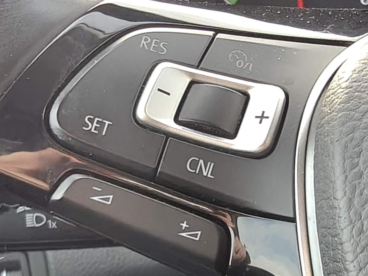 2017 Volkswagen e-Golf Comfortline 4dr Hatchback Photo