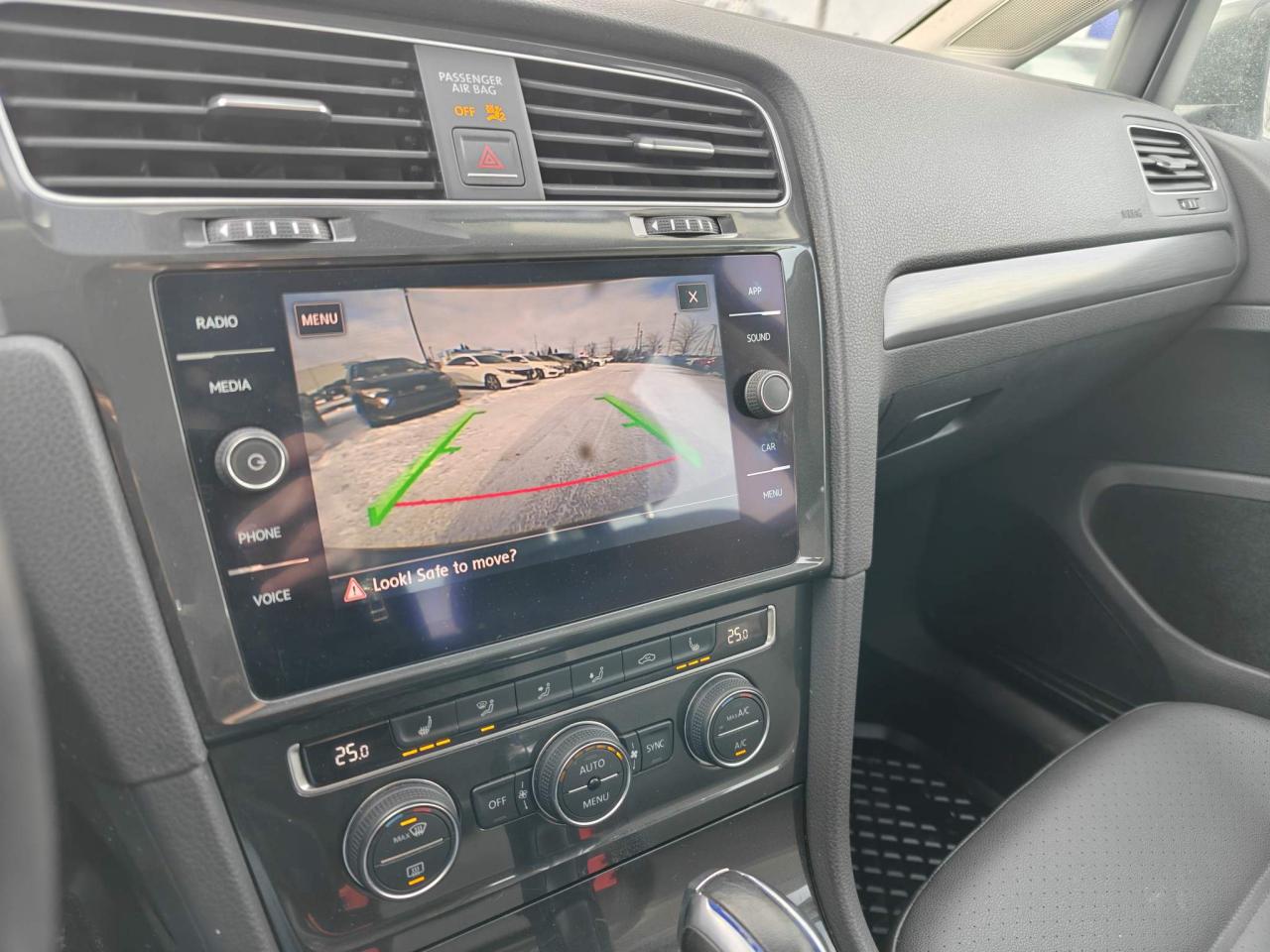 2017 Volkswagen e-Golf Comfortline 4dr Hatchback Photo