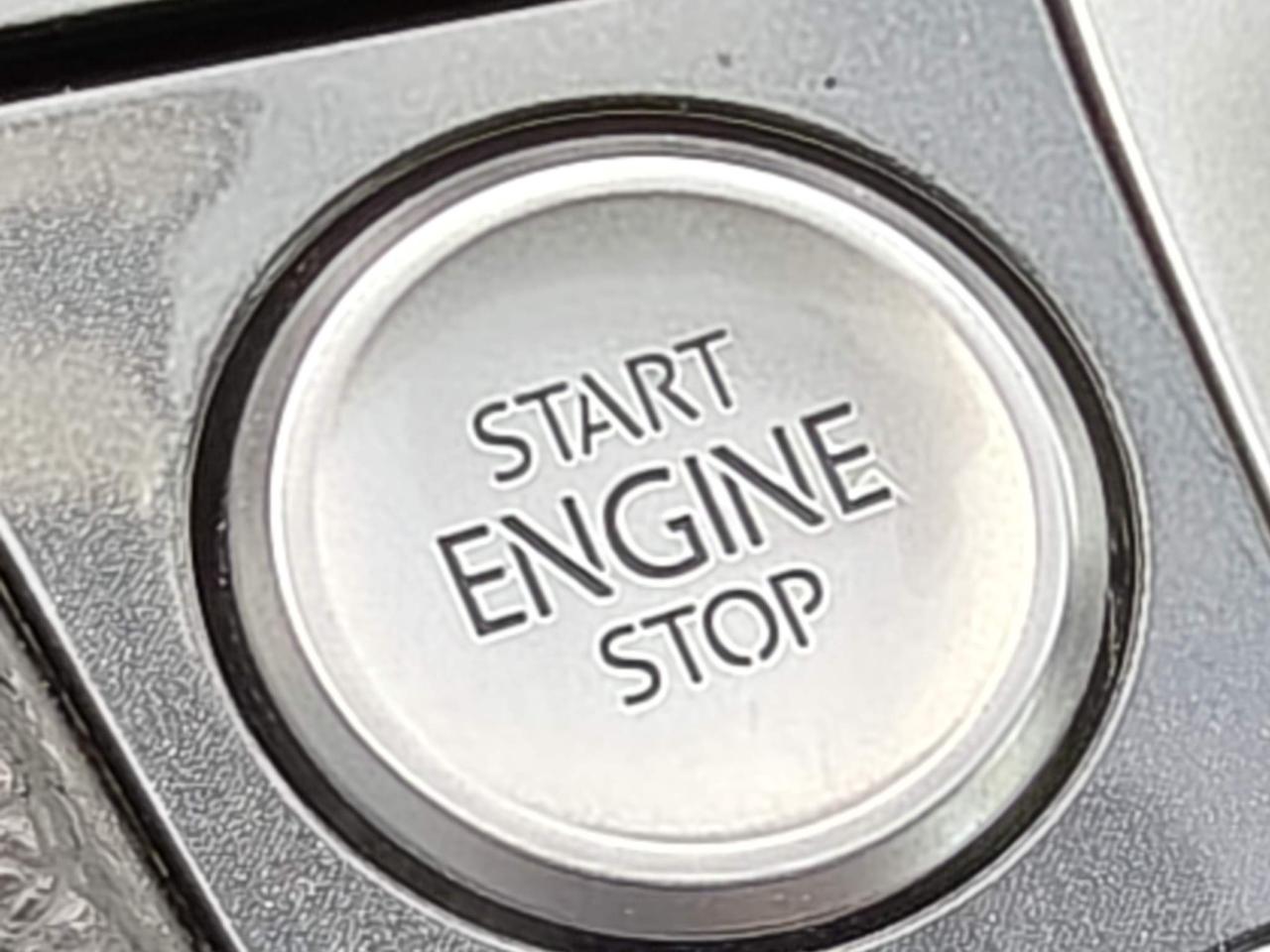 2017 Volkswagen e-Golf Comfortline 4dr Hatchback Photo