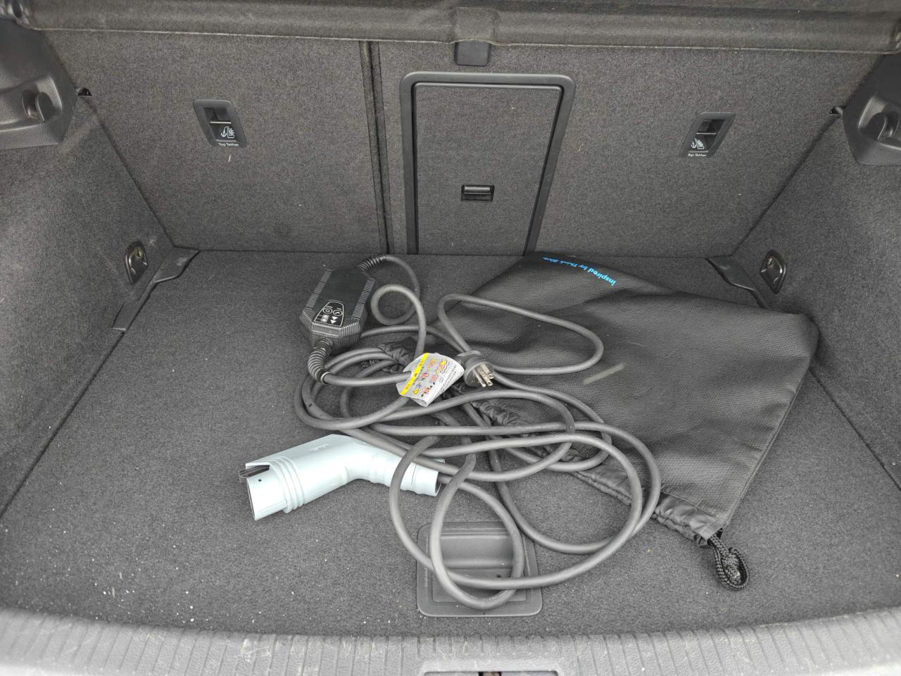 2017 Volkswagen e-Golf Comfortline 4dr Hatchback Photo