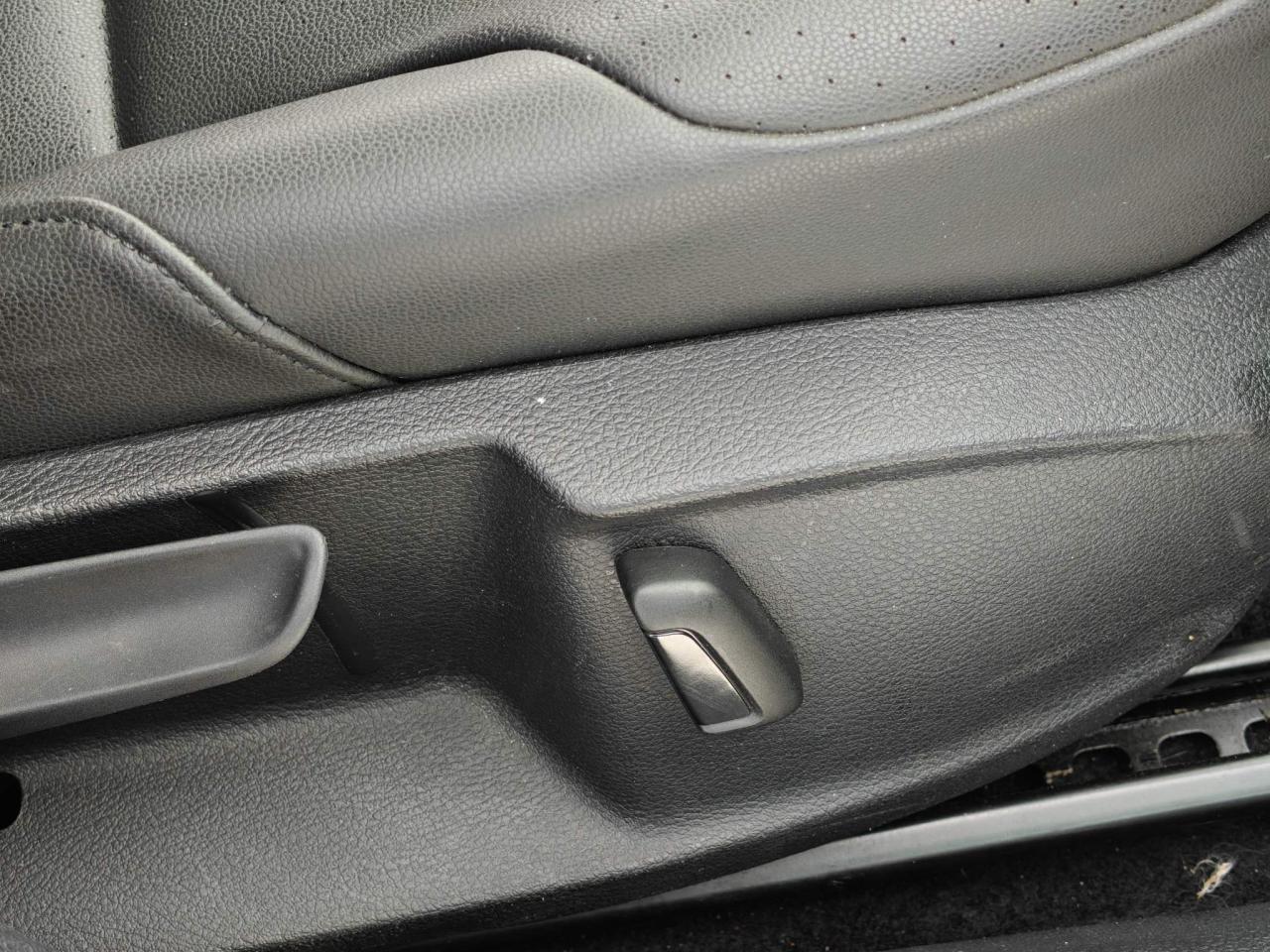 2017 Volkswagen e-Golf Comfortline 4dr Hatchback Photo