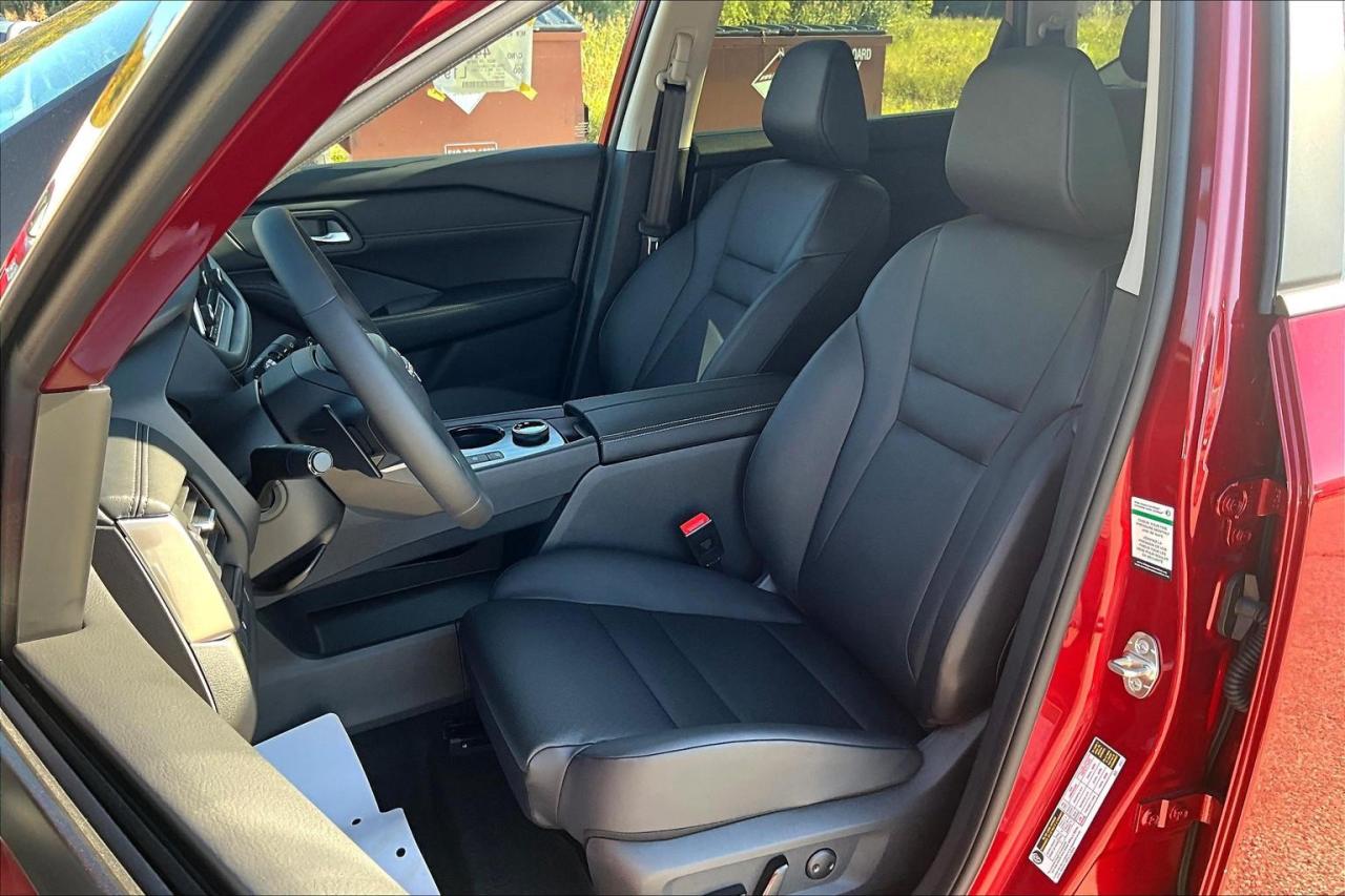 2026 Nissan Rogue SV Moonroof 4dr All-Wheel Drive Sport Utility Photo