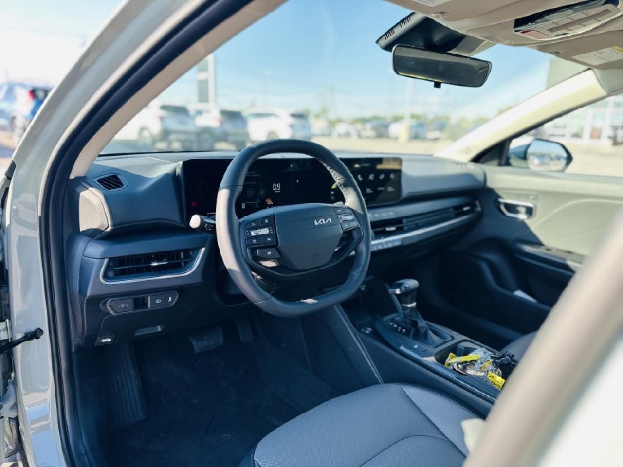 2025 Kia K4 EX Photo