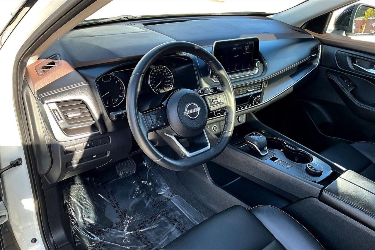 2023 Nissan Rogue SV Moonroof 4dr All-Wheel Drive Sport Utility Photo3