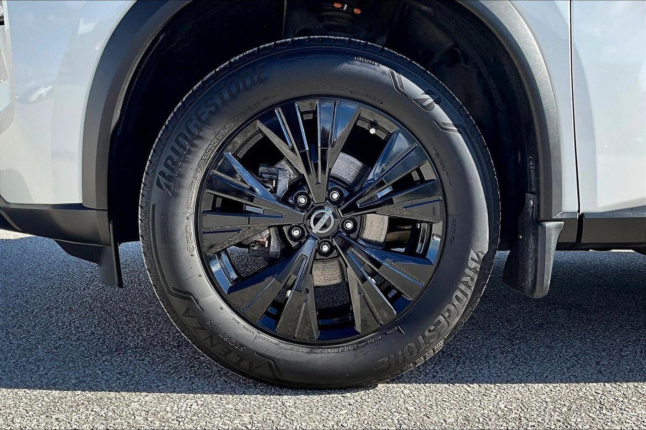 2023 Nissan Rogue SV Moonroof 4dr All-Wheel Drive Sport Utility Photo