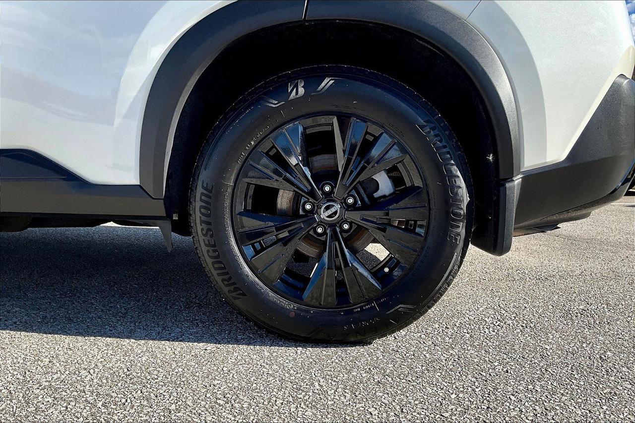 2023 Nissan Rogue SV Moonroof 4dr All-Wheel Drive Sport Utility Photo