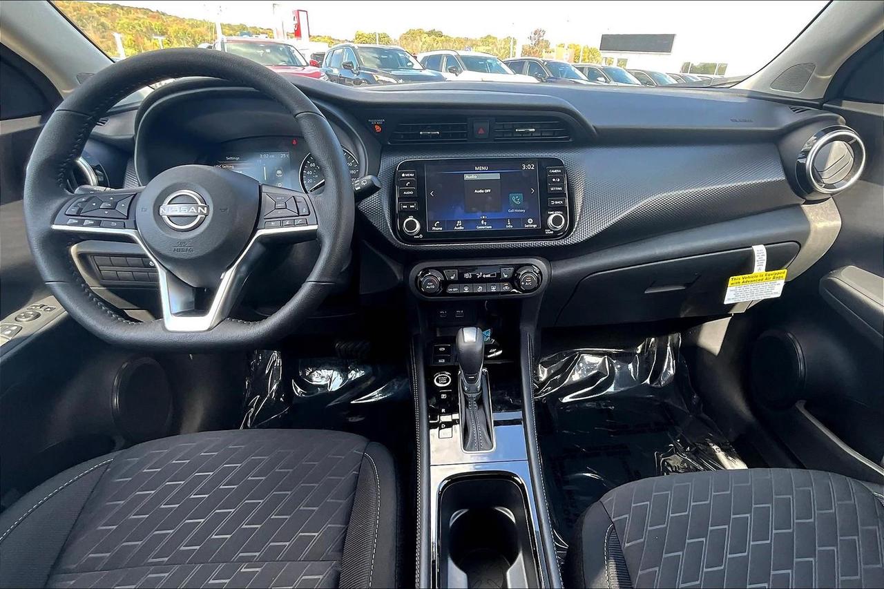 2025 Nissan Kicks Play SV 4dr Front-Wheel Drive Photo