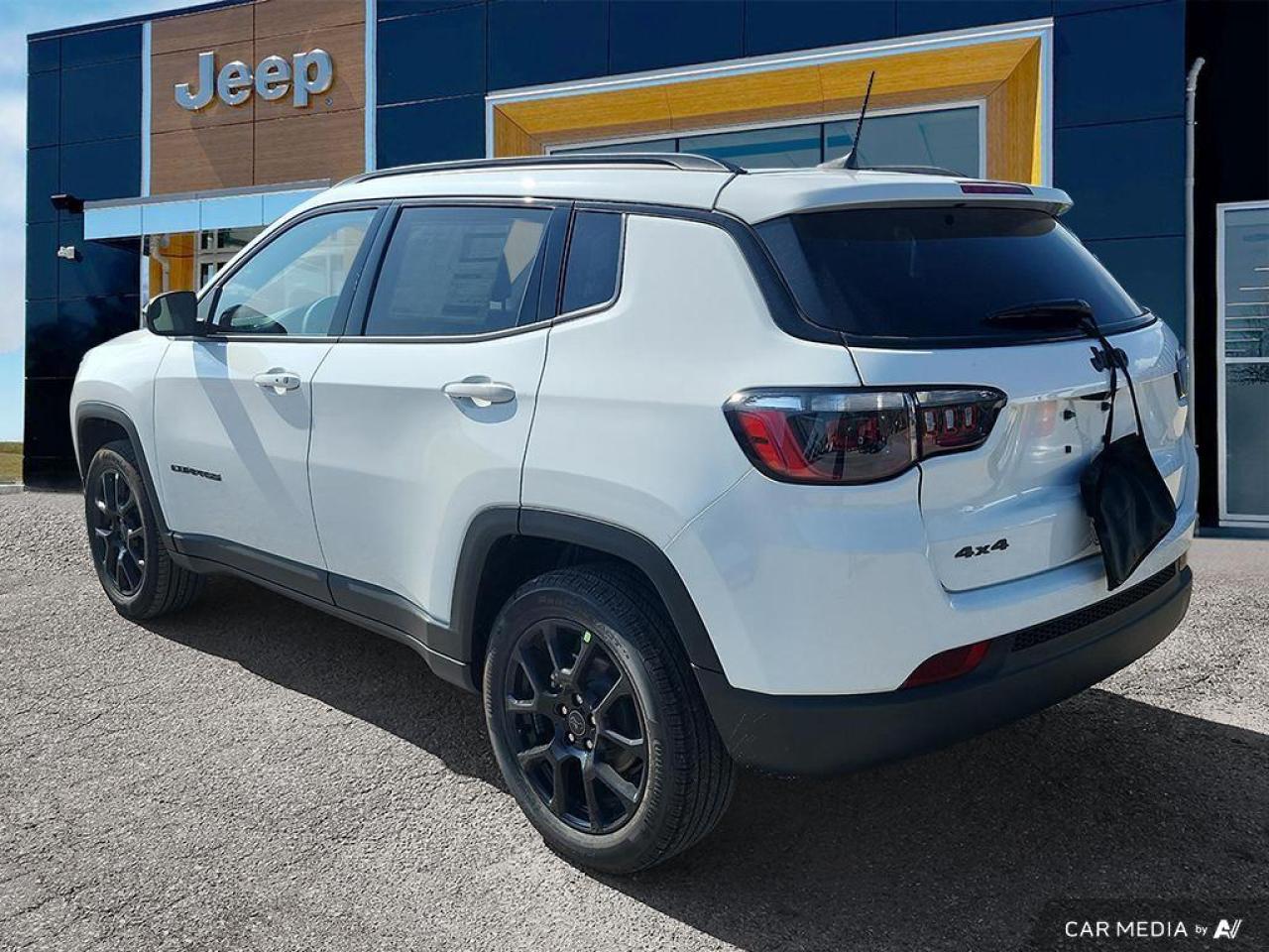 2025 Jeep Compass Altitude 4dr 4x4 Photo3