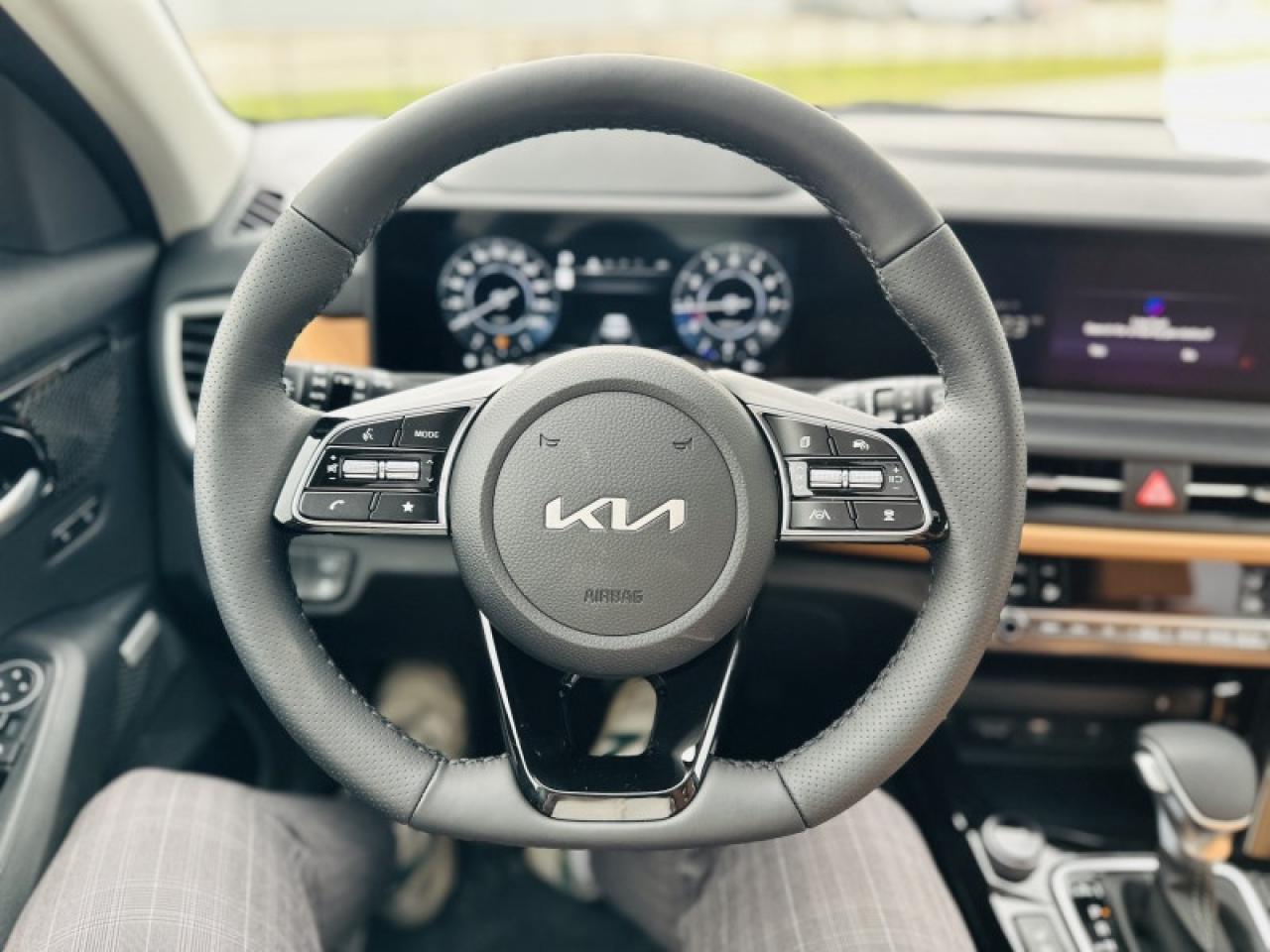 2026 Kia Seltos SX w/Brown Interior Photo