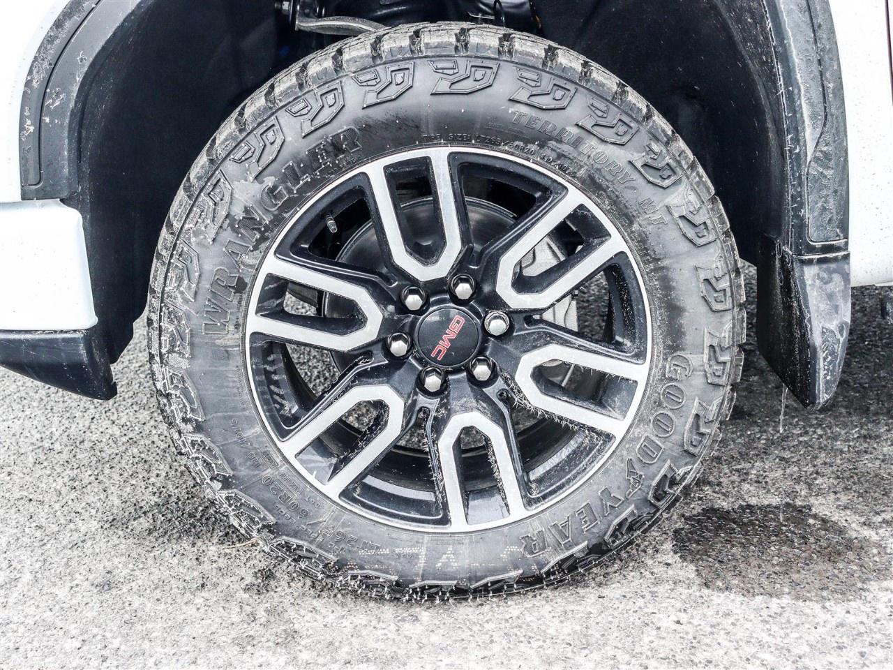 2026 GMC Sierra 1500 Crew Cab Short Box 4-Wheel Drive AT4 Photo