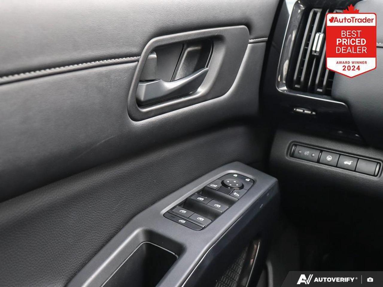 2024 Nissan Pathfinder SV 4dr 4x4 Photo