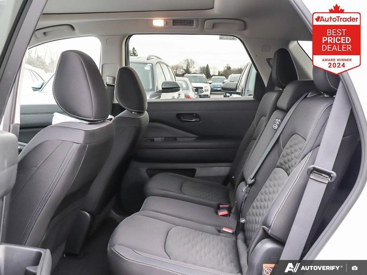 2024 Nissan Pathfinder SV 4dr 4x4 Photo