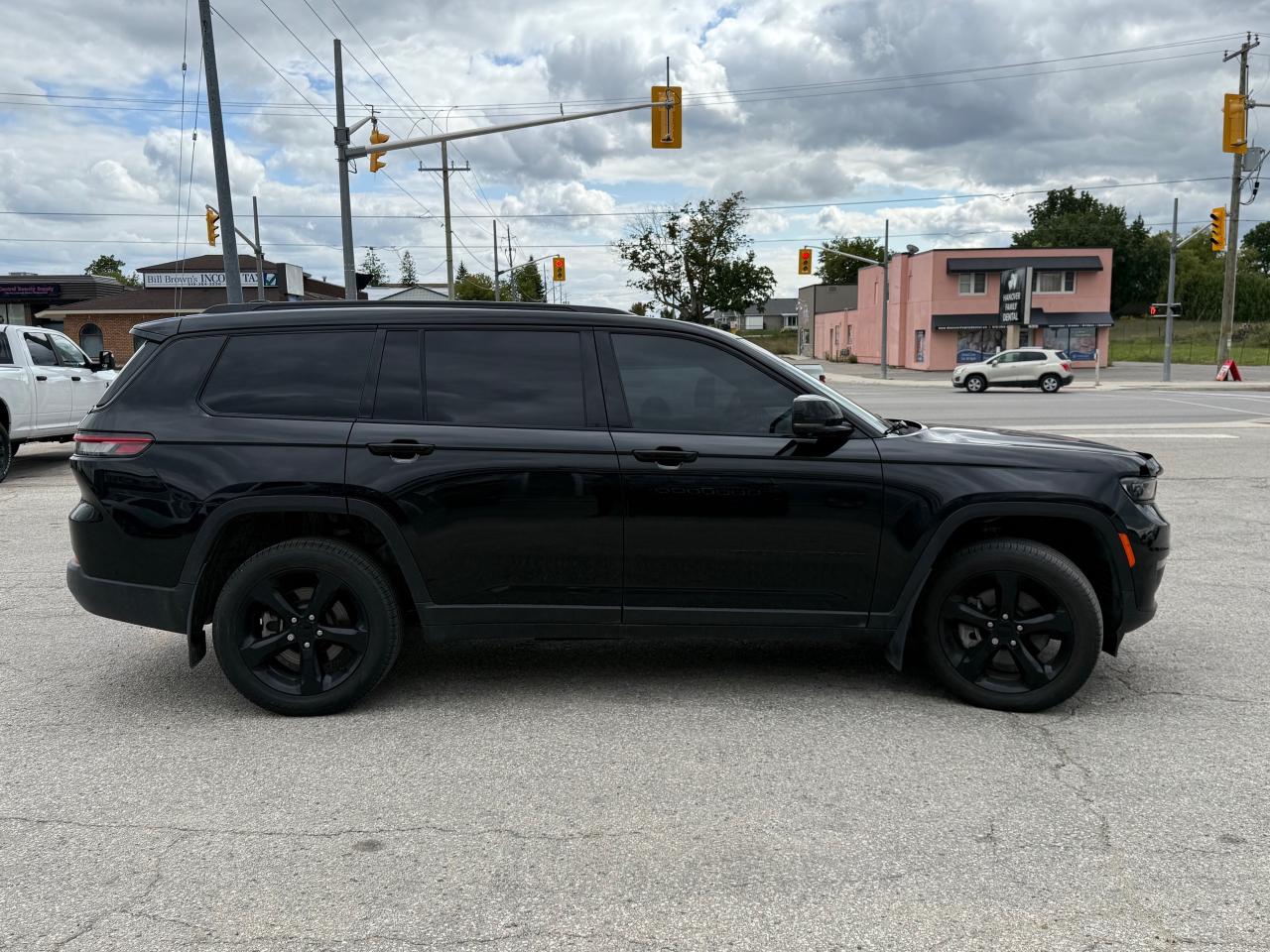 2024 Jeep Grand Cherokee L Limited 4dr 4x4 Photo3