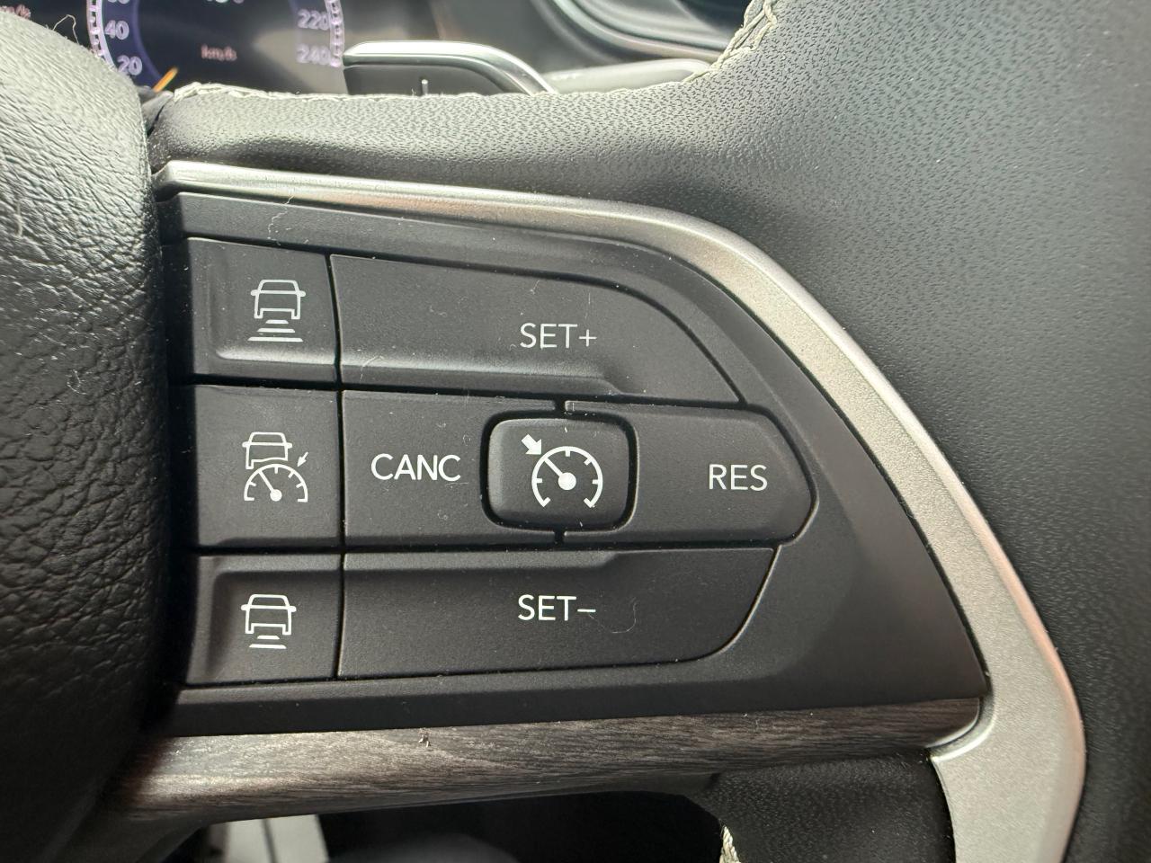 2024 Jeep Grand Cherokee L Limited 4dr 4x4 Photo