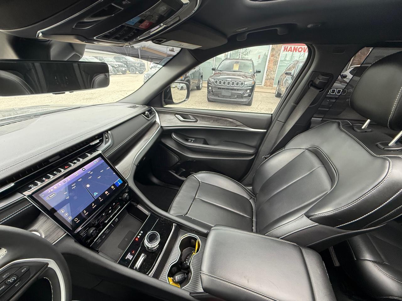 2024 Jeep Grand Cherokee L Limited 4dr 4x4 Photo