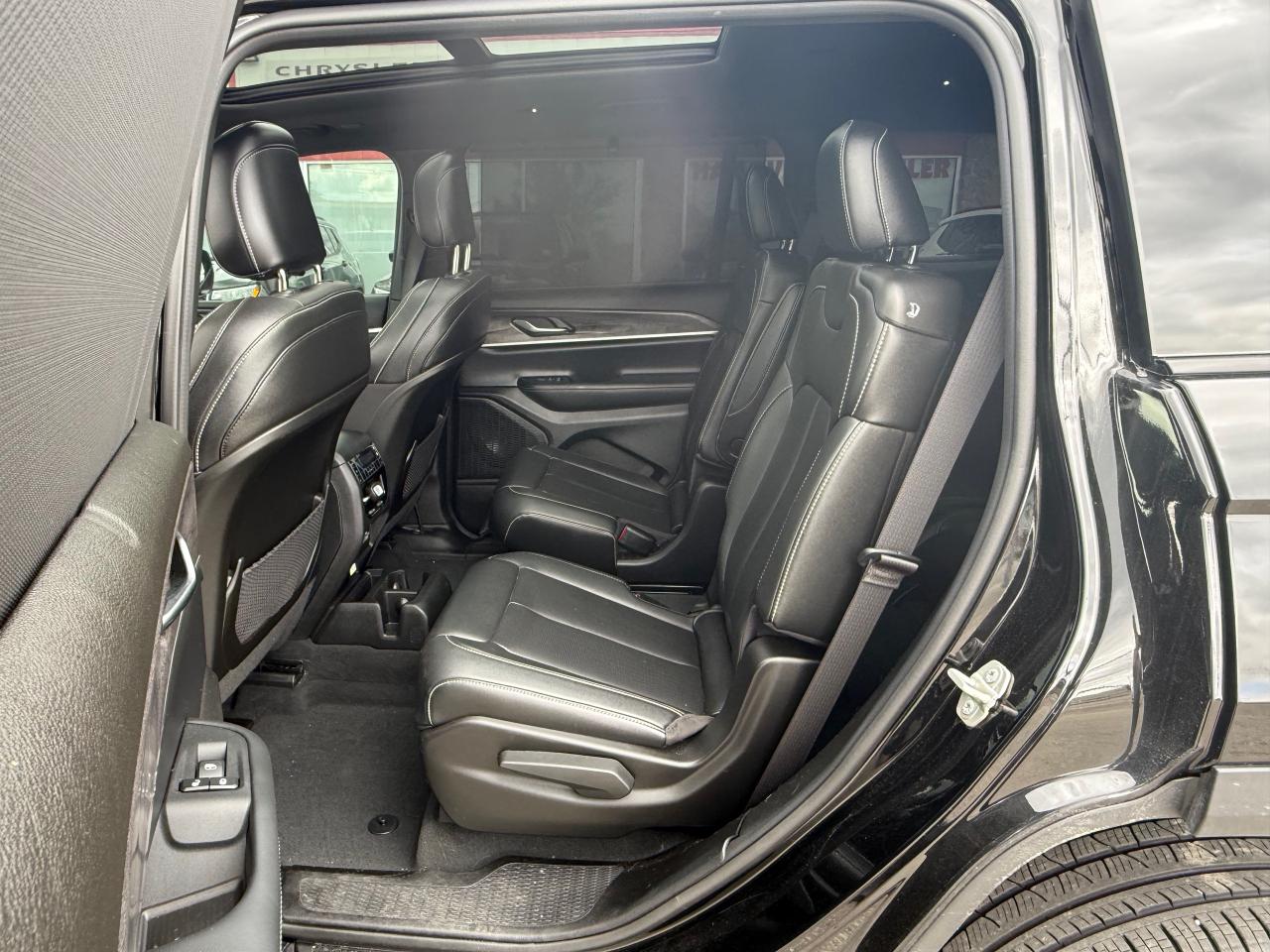 2024 Jeep Grand Cherokee L Limited 4dr 4x4 Photo