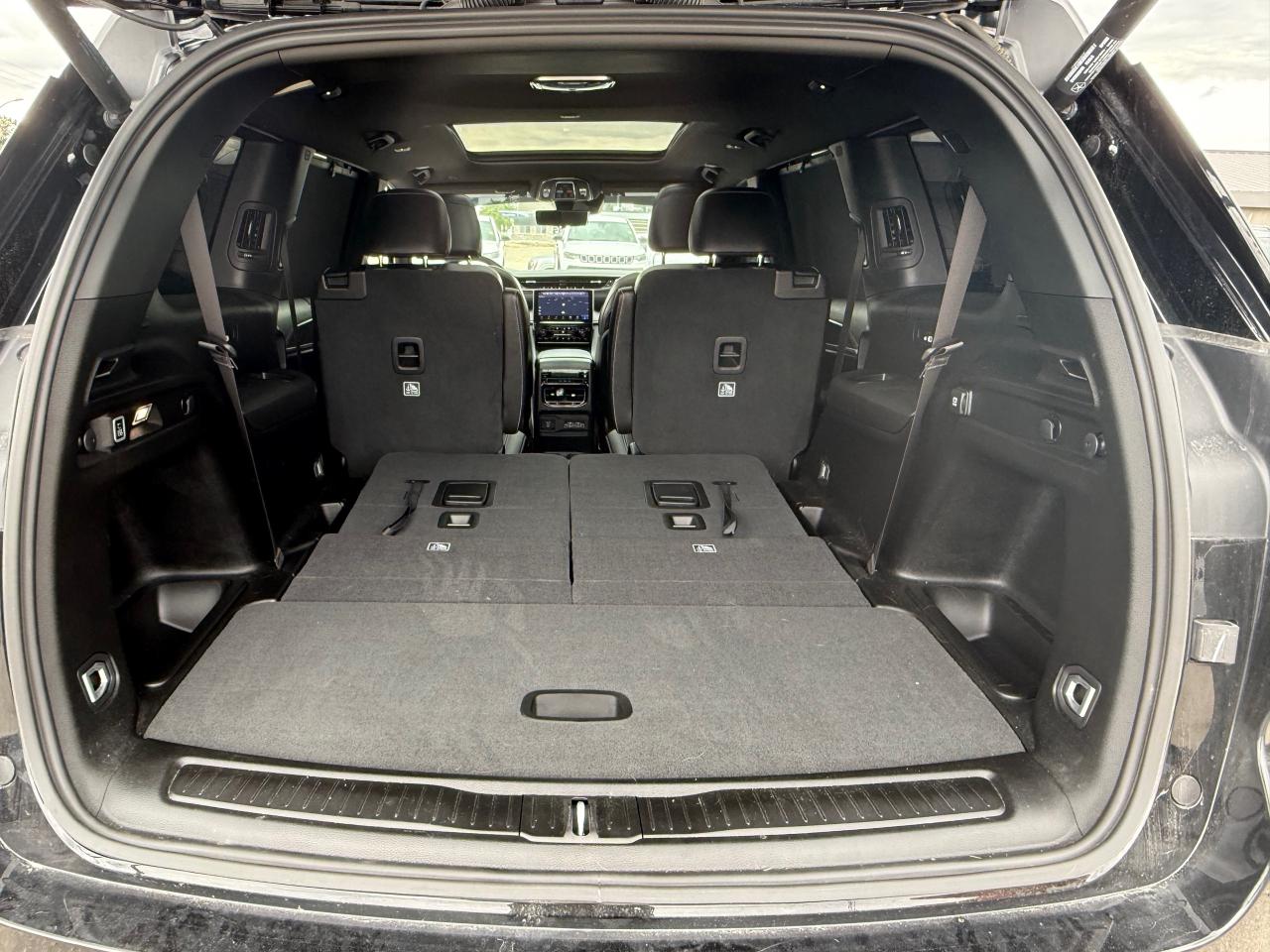 2024 Jeep Grand Cherokee L Limited 4dr 4x4 Photo