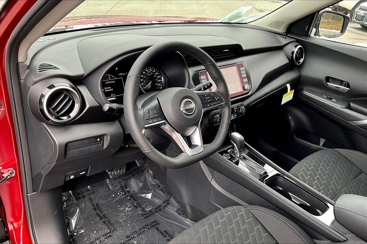 2025 Nissan Kicks Play SV 4dr Front-Wheel Drive Photo