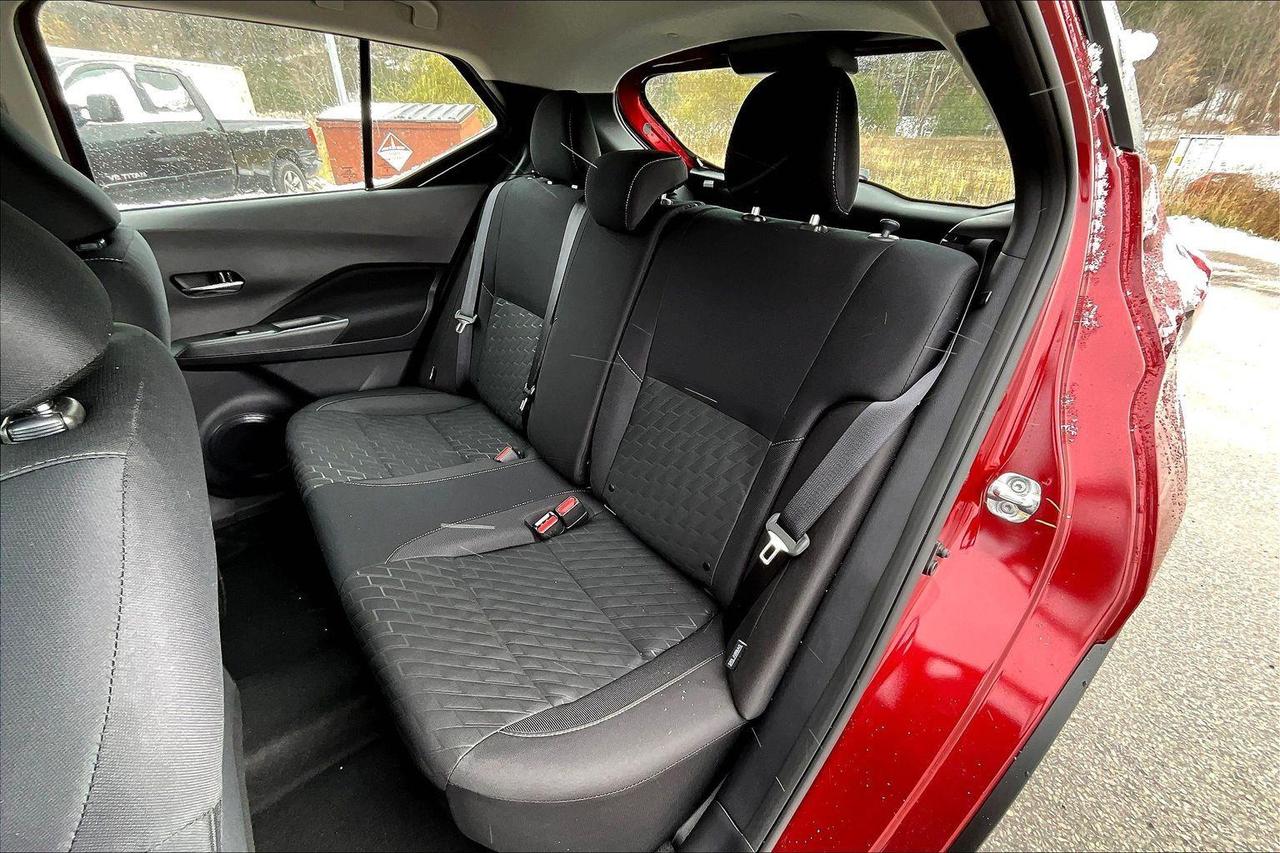 2025 Nissan Kicks Play SV 4dr Front-Wheel Drive Photo
