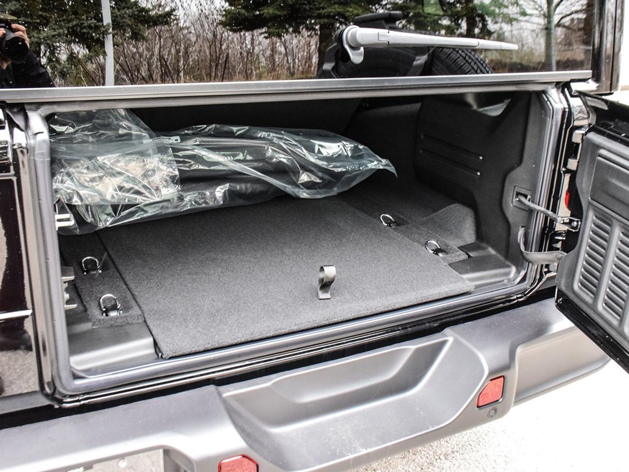 2025 Jeep Wrangler SAHARA 4DR 4X4 Photo