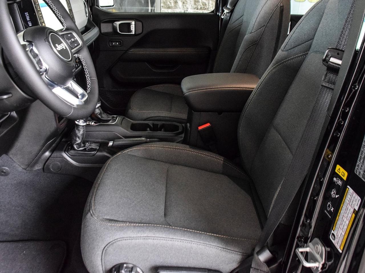 2025 Jeep Wrangler SAHARA 4DR 4X4 Photo