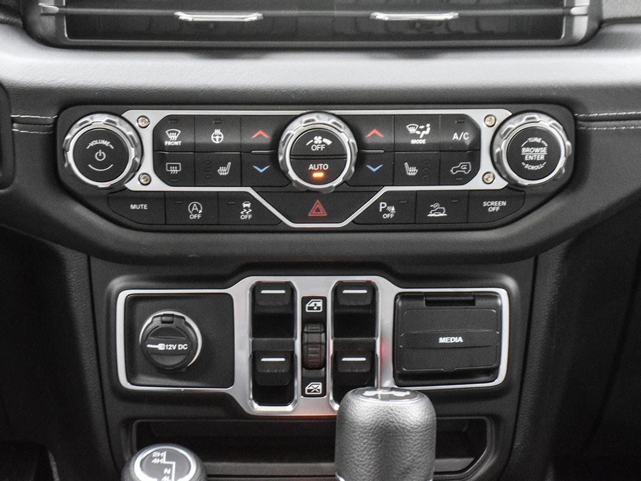 2025 Jeep Wrangler SAHARA 4DR 4X4 Photo