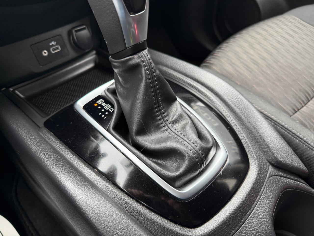 2019 Nissan Rogue SV (CVT) 4dr All-Wheel Drive Photo