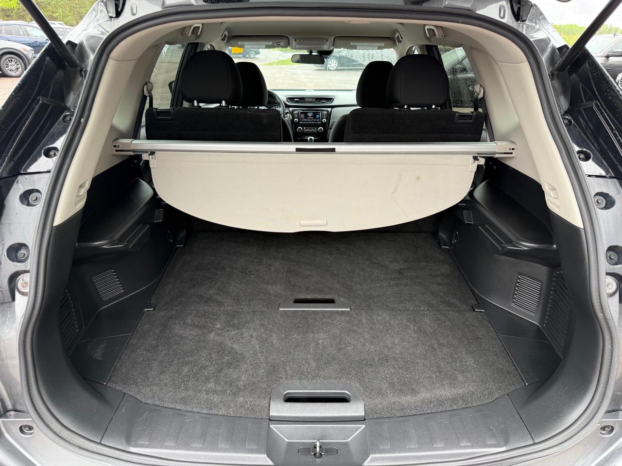 2019 Nissan Rogue SV (CVT) 4dr All-Wheel Drive Photo