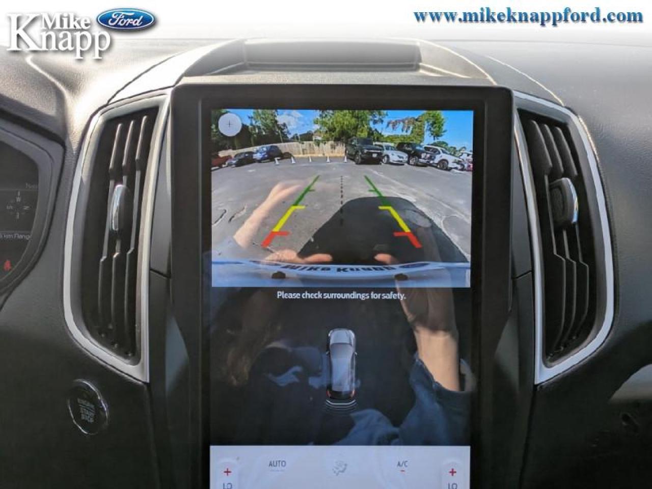 2023 Ford Edge SEL Photo