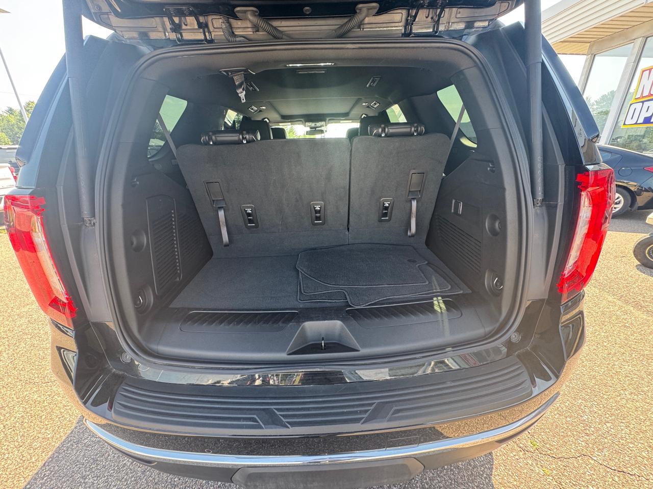 2023 GMC Yukon SLT 4X4 Photo