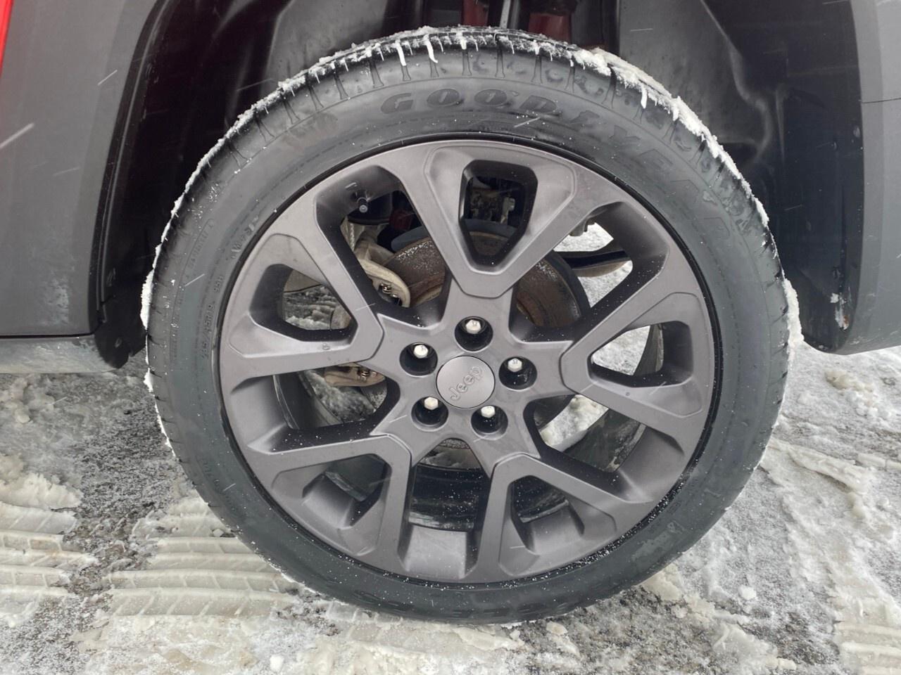 2023 Jeep Renegade (RED) Edition 4x4 *Ltd Avail* Photo