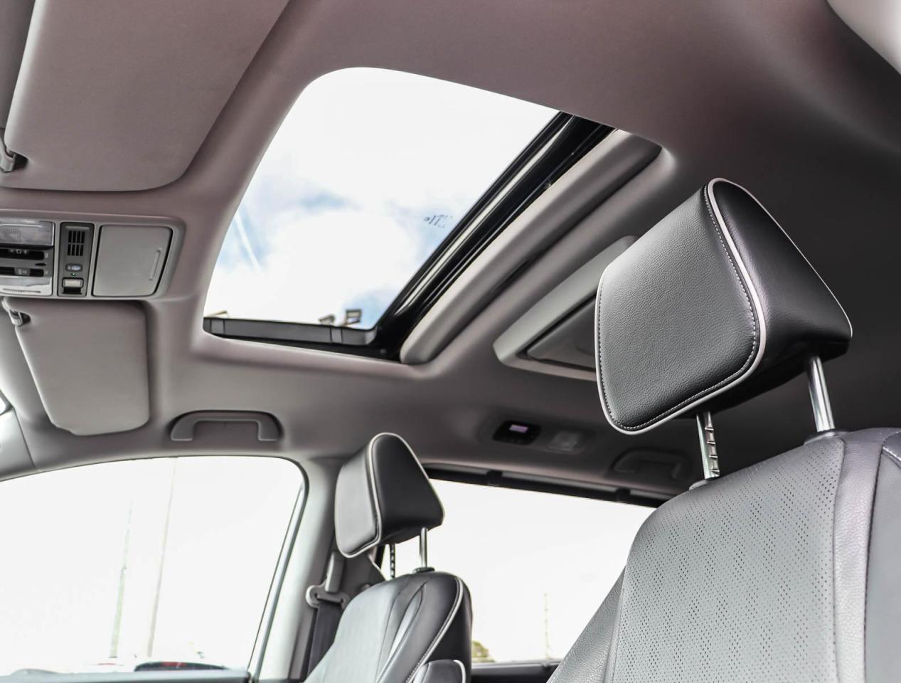 2023 Honda Odyssey Touring Passenger Van Photo