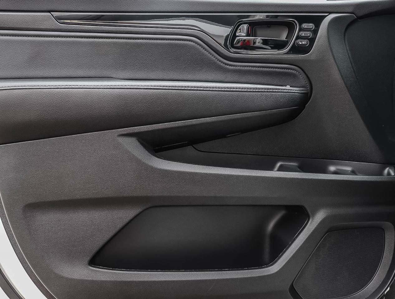 2023 Honda Odyssey Touring Passenger Van Photo