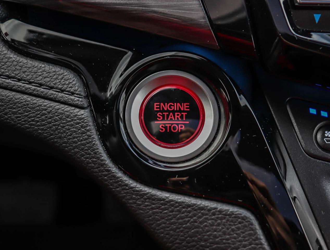 2023 Honda Odyssey Touring Passenger Van Photo