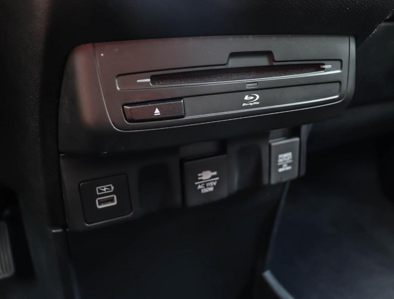 2023 Honda Odyssey Touring Passenger Van Photo