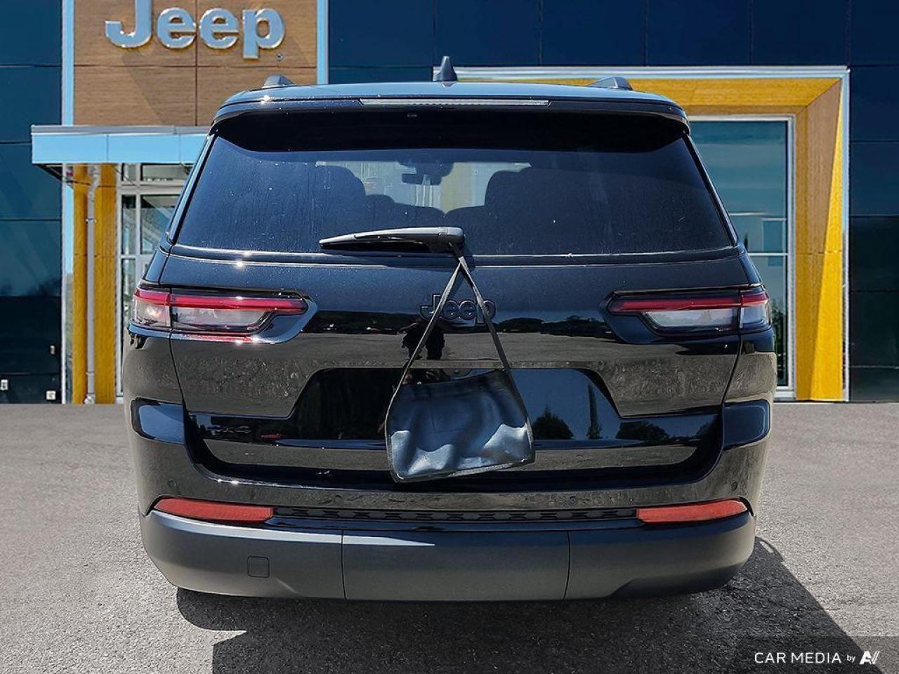 2025 Jeep Grand Cherokee L Laredo 4dr 4x4 Photo