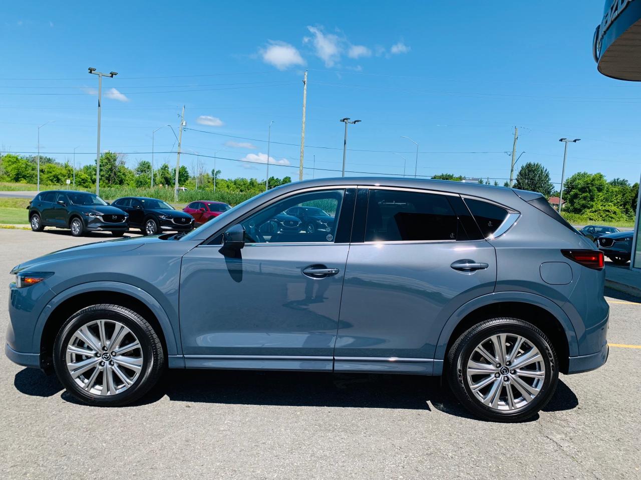 2023 Mazda CX-5 Signature 4dr i-ACTIV All-Wheel Drive Sport Utility Photo3