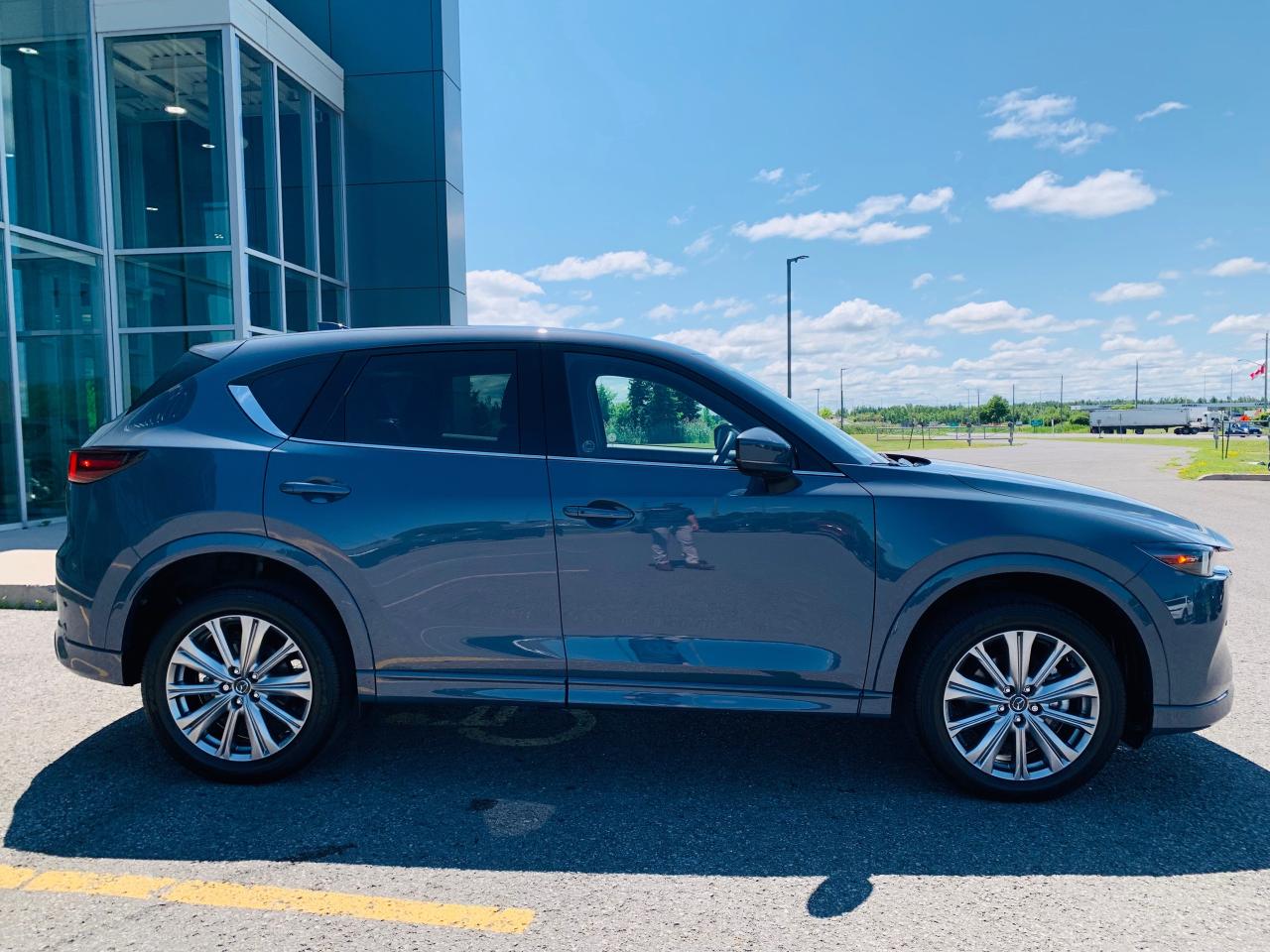 2023 Mazda CX-5 Signature 4dr i-ACTIV All-Wheel Drive Sport Utility Photo