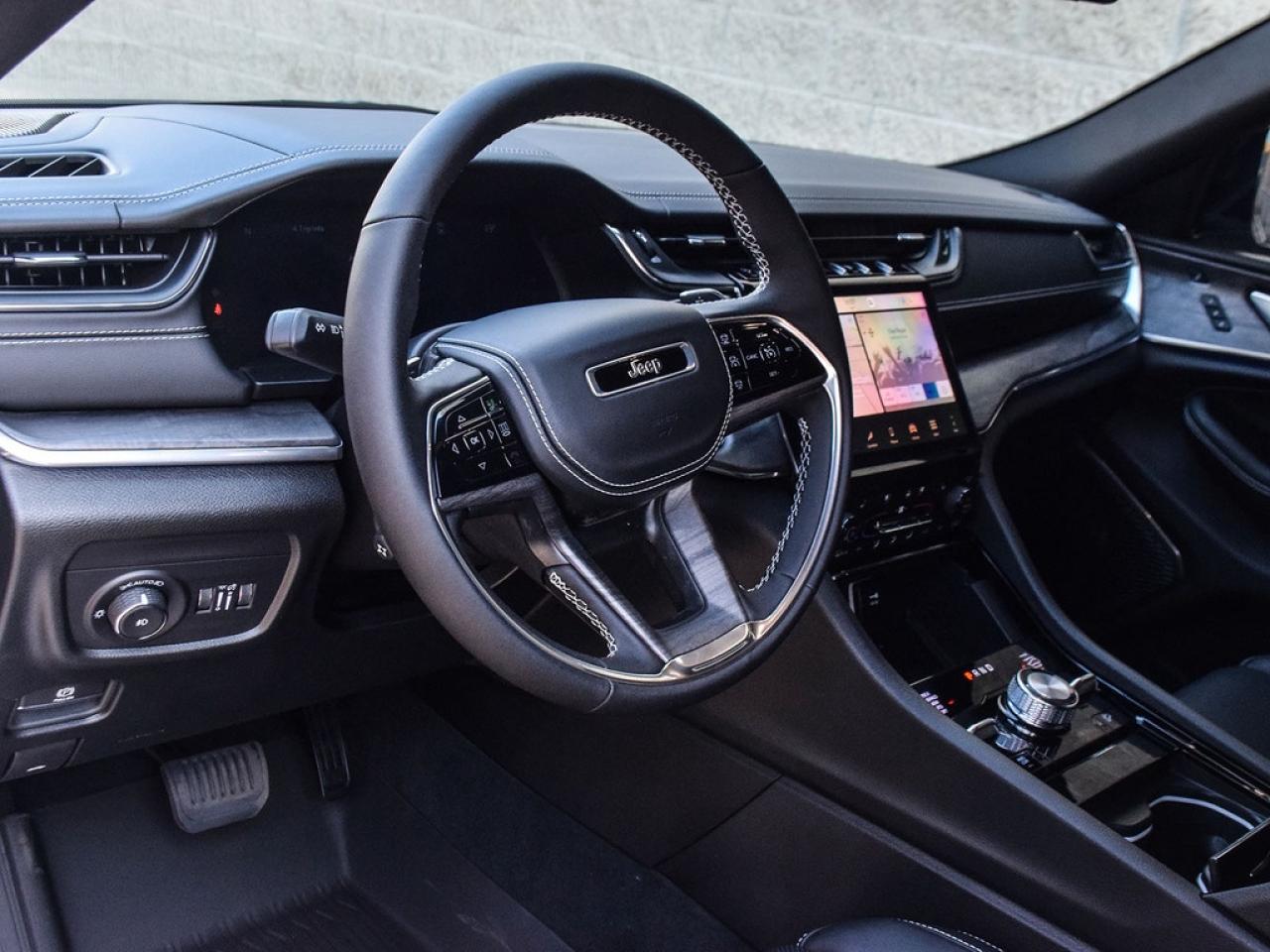 2025 Jeep Grand Cherokee Overland 4dr 4x4 Photo