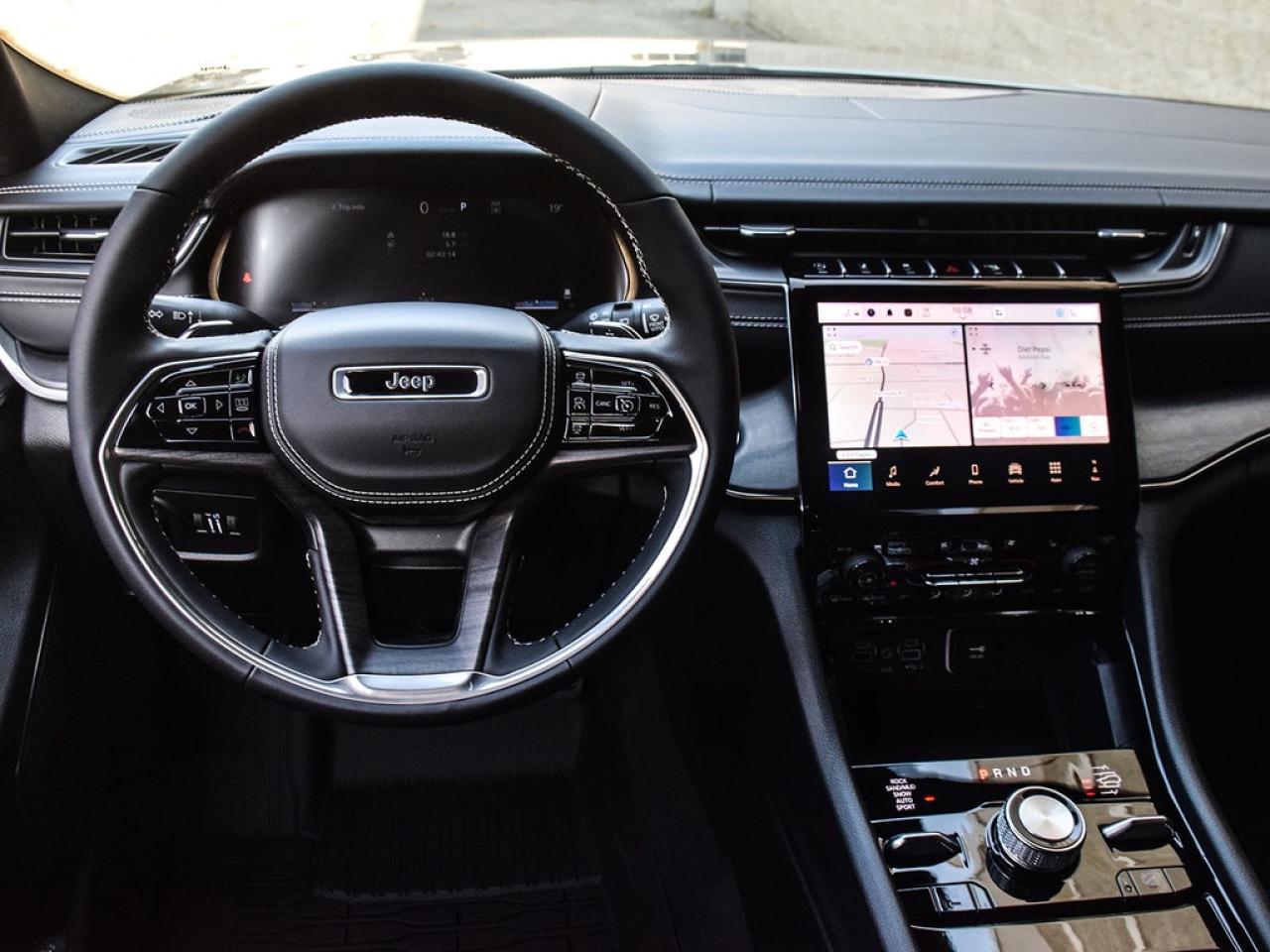 2025 Jeep Grand Cherokee Overland 4dr 4x4 Photo