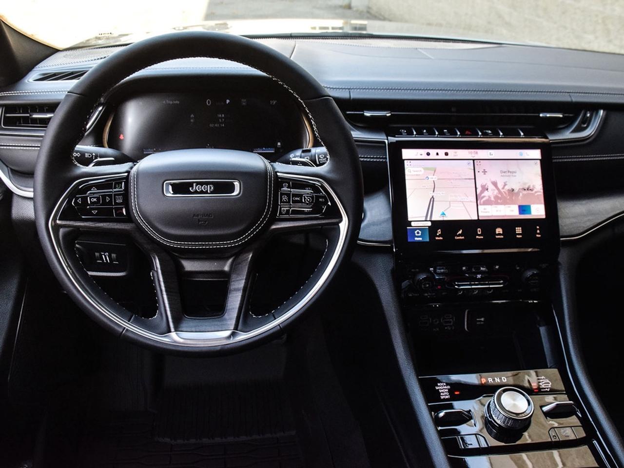 2025 Jeep Grand Cherokee Overland 4dr 4x4 Photo