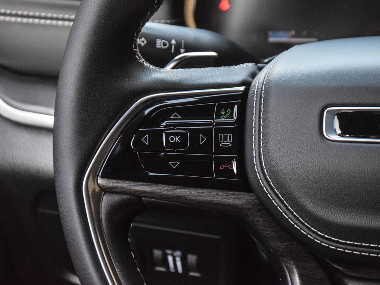 2025 Jeep Grand Cherokee Overland 4dr 4x4 Photo