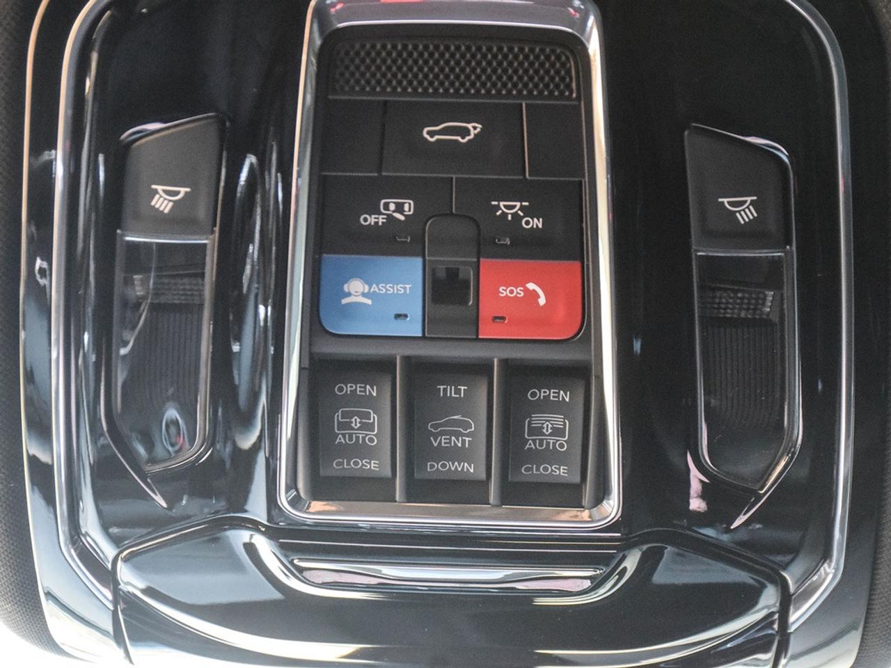 2025 Jeep Grand Cherokee Overland 4dr 4x4 Photo