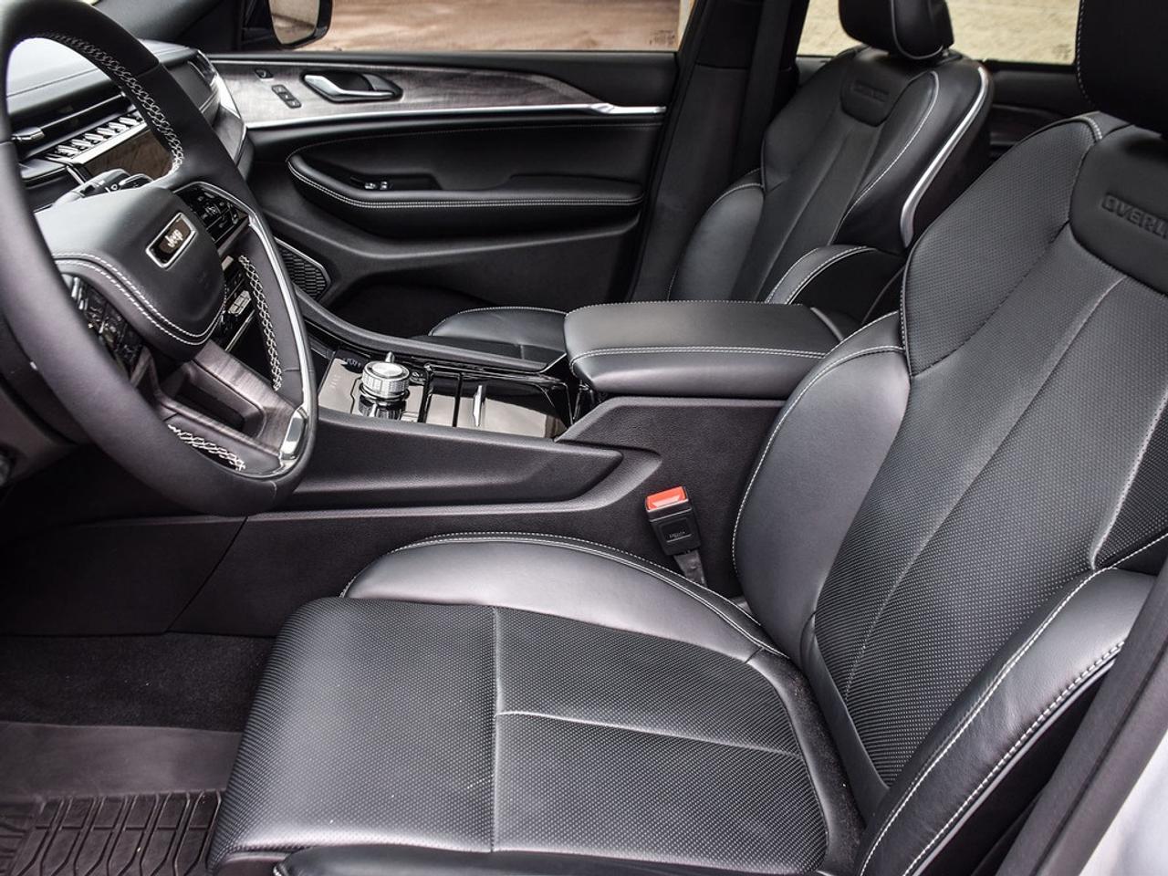 2025 Jeep Grand Cherokee Overland 4dr 4x4 Photo