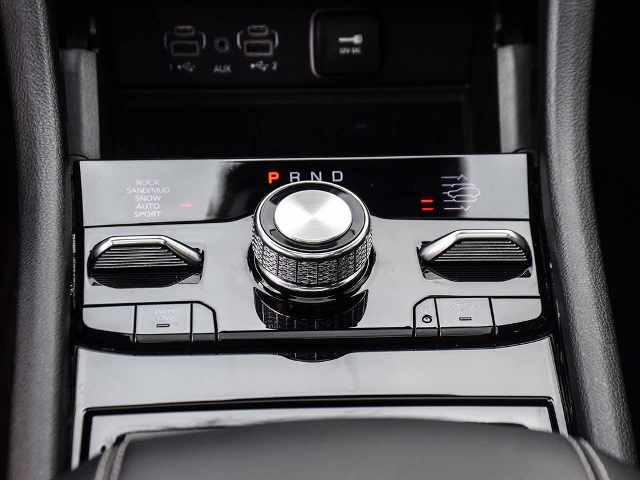 2025 Jeep Grand Cherokee Overland 4dr 4x4 Photo
